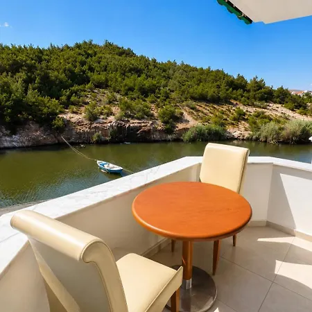 Olive Branch Hotell